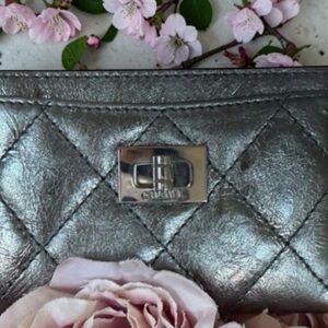 Chanel reissue mademoiselle metallic quilted leather card holder NWOT